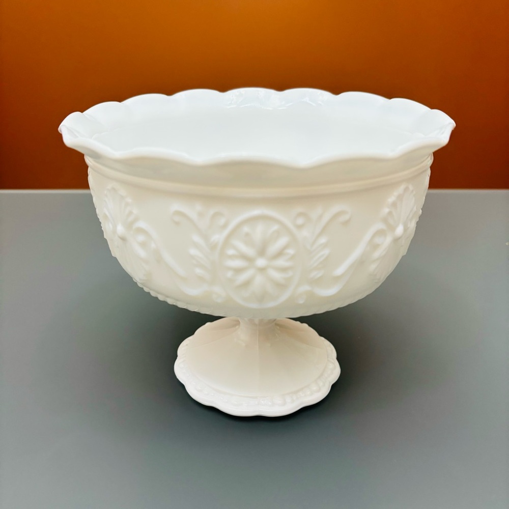 Vintage Milk Glass White Compote Pedestal Fruit Bowl Footed Dish Ruffled Daisy